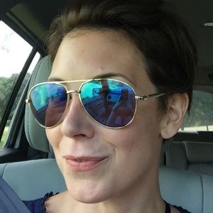 Meet your Posher, Carla